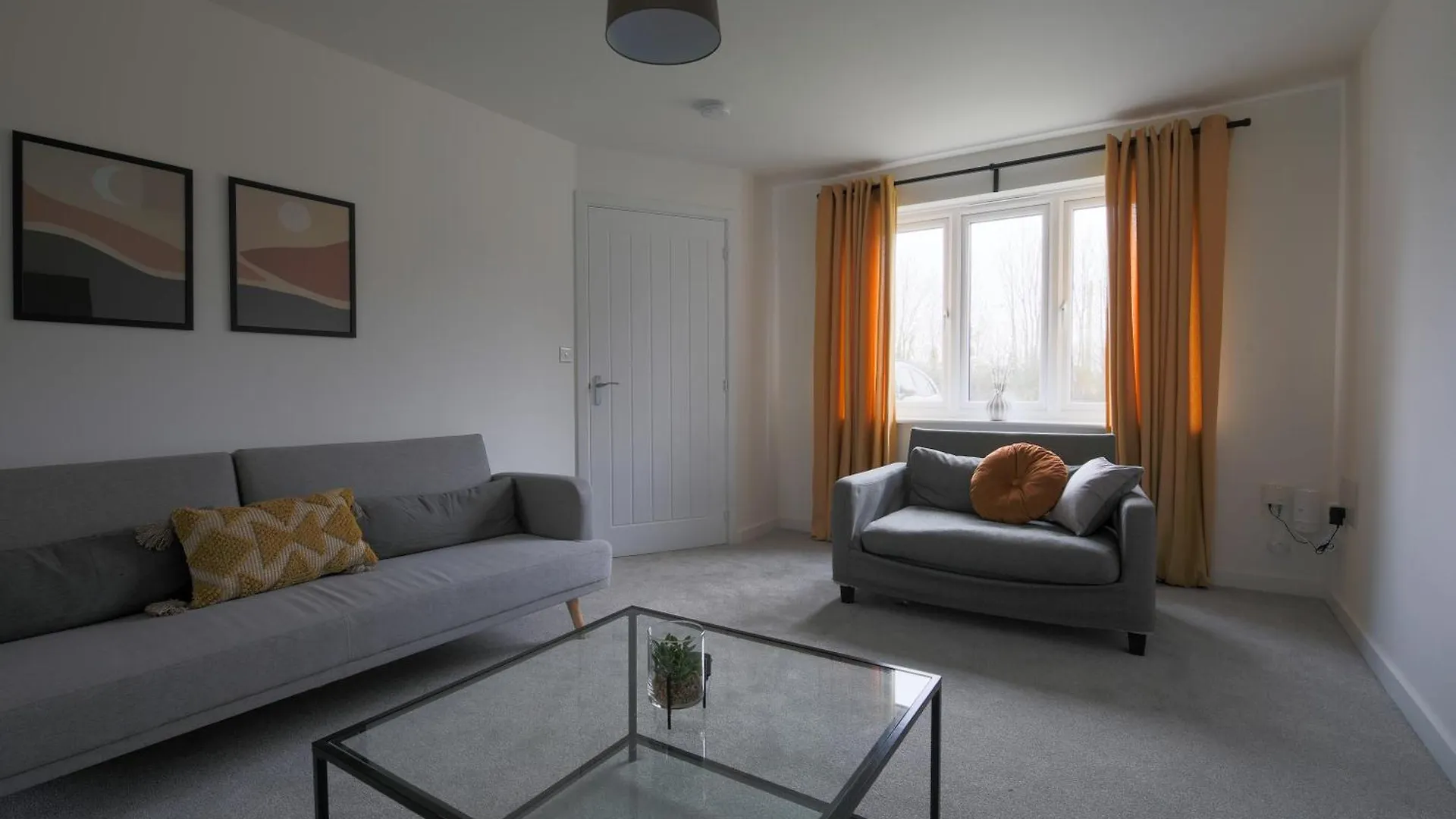 펜션 Large 4 Bedroom And 3 Bathroom House - Very Close To Cardiff & Newport